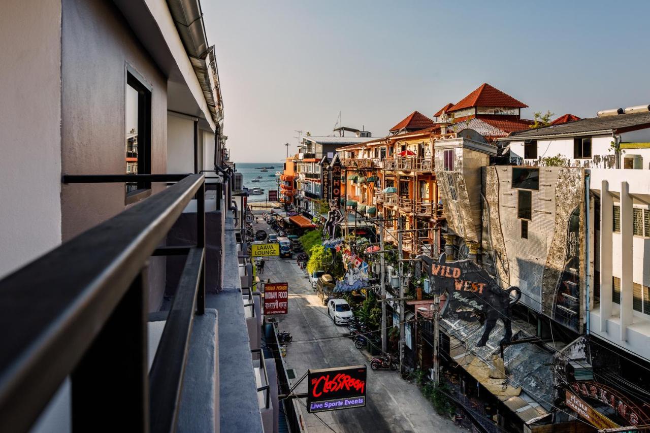 The Classroom Hotel Pattaya Extérieur photo